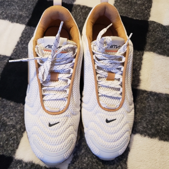 Nike AirMax 720. Sz 11 - Picture 7 of 11